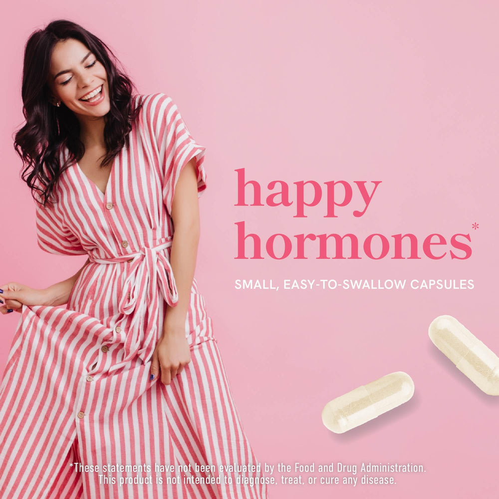 SMNutrition mujer en rutina matutina tomando cápsula para bienestar
