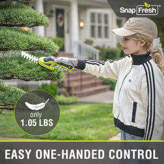 SnapFresh close detail of 3.25 inch grass shear head demonstrating clean edging benefit