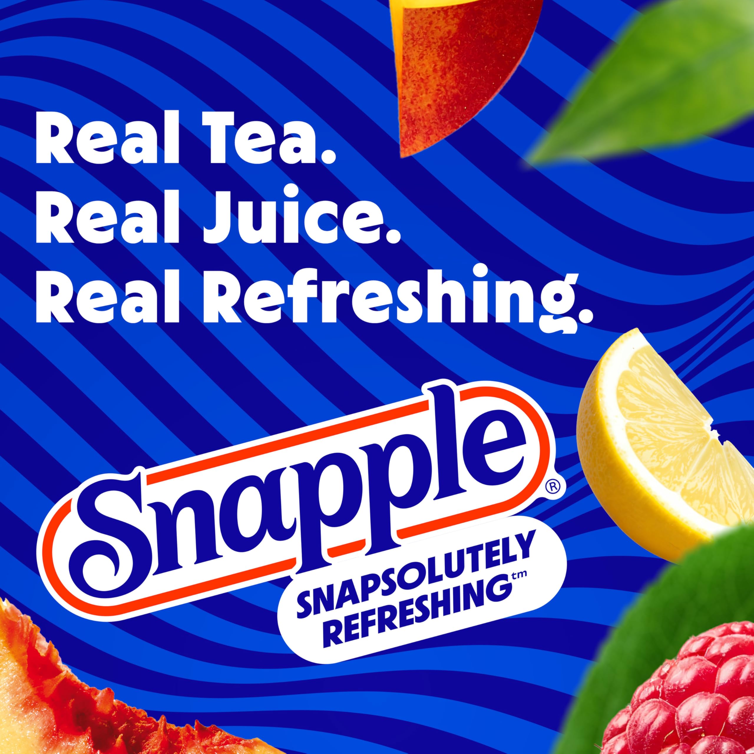 Snapple botella en mano para comparar tamaño y facilidad de transporte