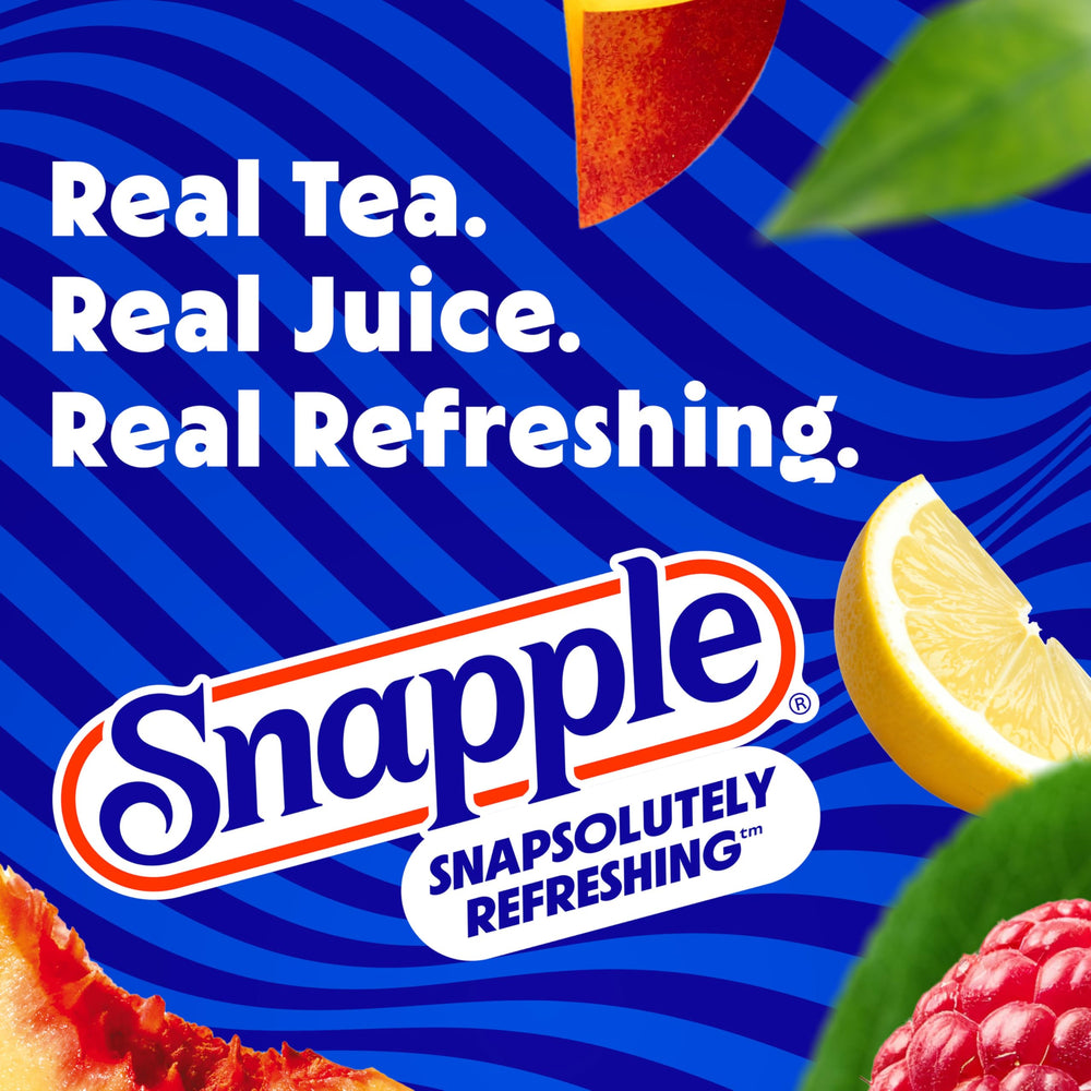 Snapple botella en mano para comparar tamaño y facilidad de transporte