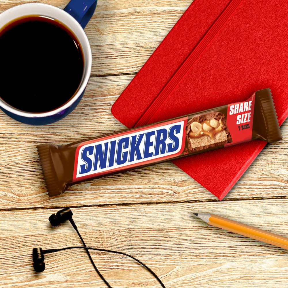 Caja de 24 unidades Snickers apilada lista para almacenamiento o eventos