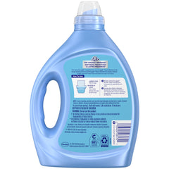 Detalle de etiqueta Snuggle destacando la fragancia Cuddle‑Up Fresh