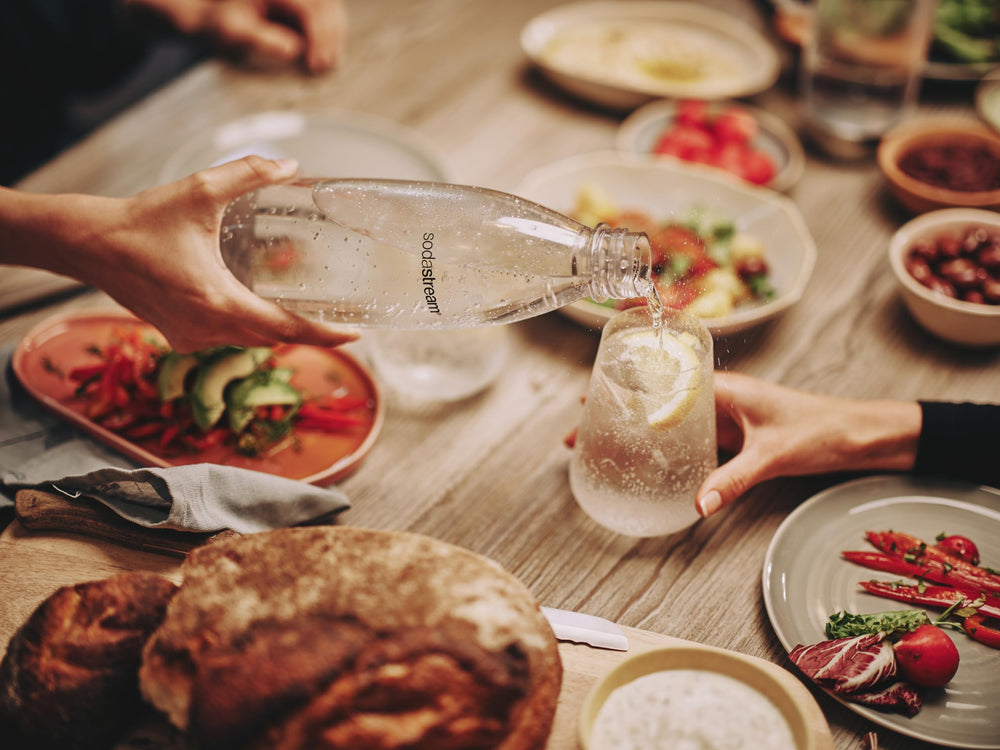 sodastream botella en máquina Fizzi demostrando compatibilidad