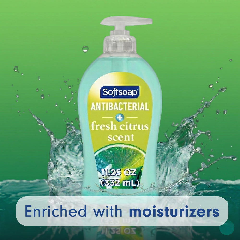 Softsoap en uso junto al fregadero de cocina para higiene rápida