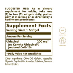 Solgar ubiquinol primer plano de cápsula mostrando textura aceiteada