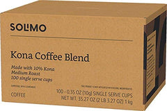 Solimo cápsula en uso en cafetera Keurig preparando una taza aromática