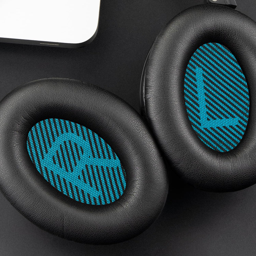 SoloWIT earpads instalados en auriculares en ambiente cotidiano listo para uso