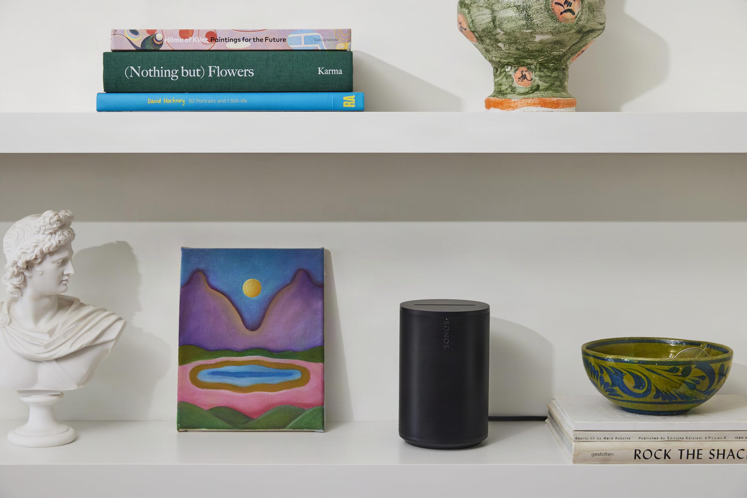Sonos Era 100 SL en uso en salón para una experiencia sonora envolvente