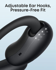 Soundcore Aerofit 2 colocado en la oreja demostrando escucha del entorno
