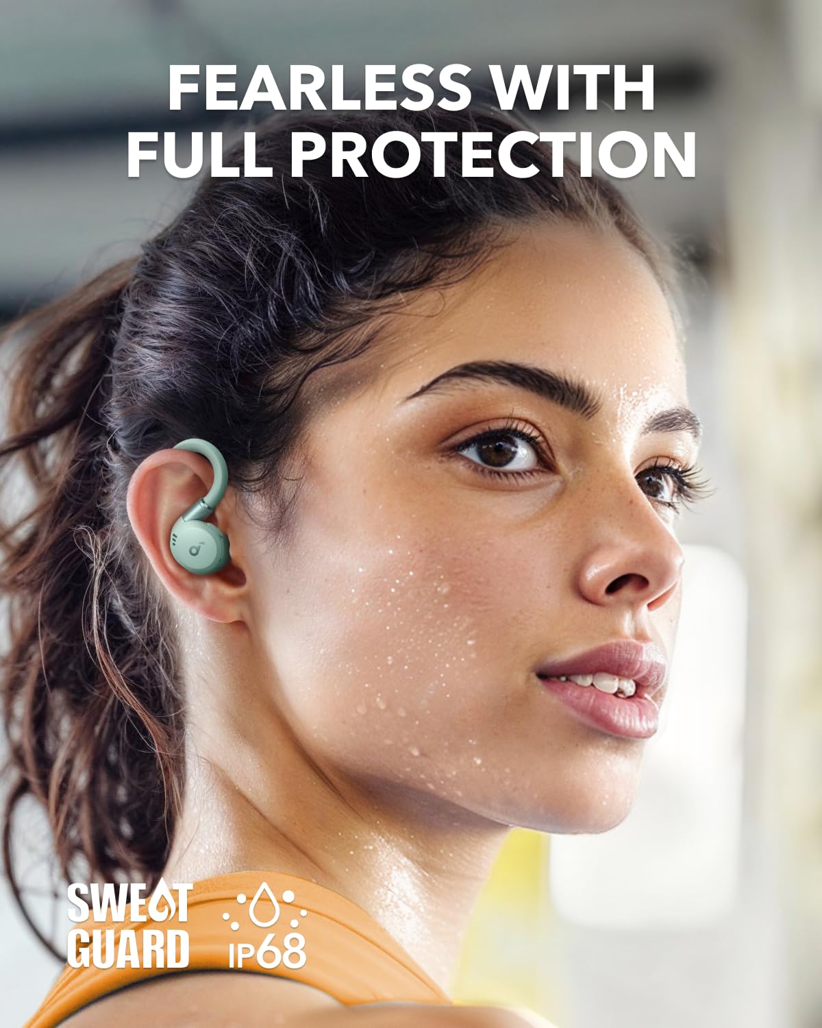 Soundcore Sport X20 tamaño en mano, compacto y fácil de transportar