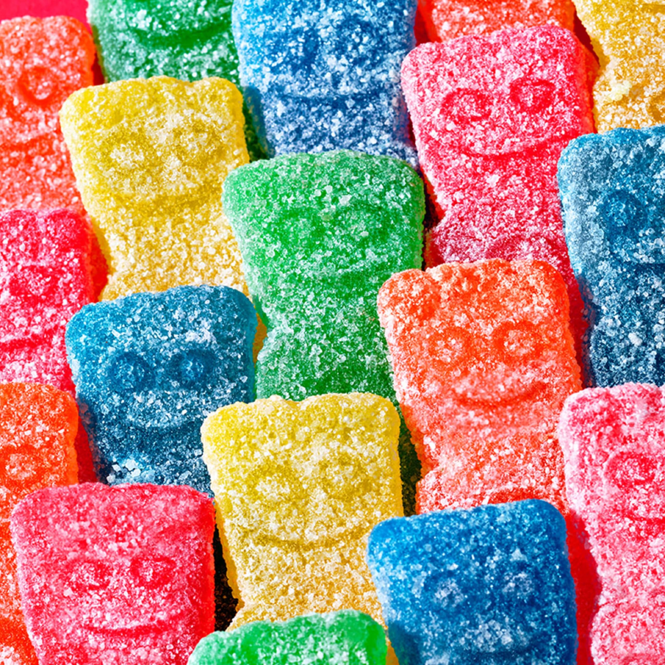 Sour Patch Kids cuenco servido en mesa para fiestas y snacks compartidos