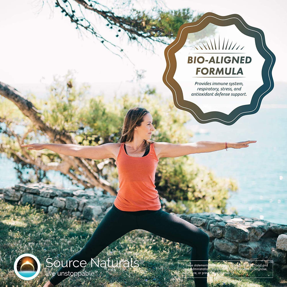 Source Naturals Wellness Formula colocada en botiquín doméstico para fácil acceso
