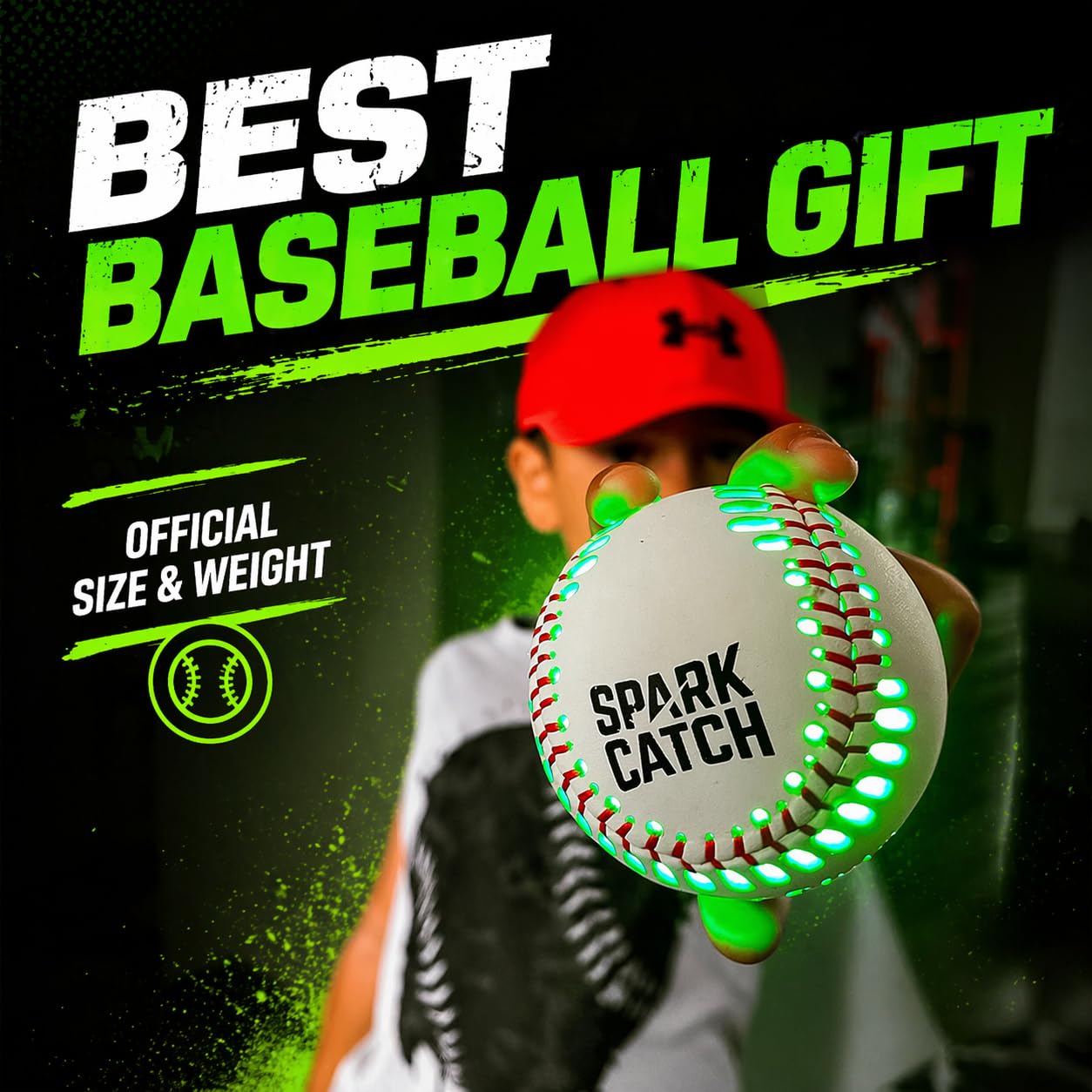 SPARK CATCH jugador lanzando de noche mostrando la luz activada en impacto