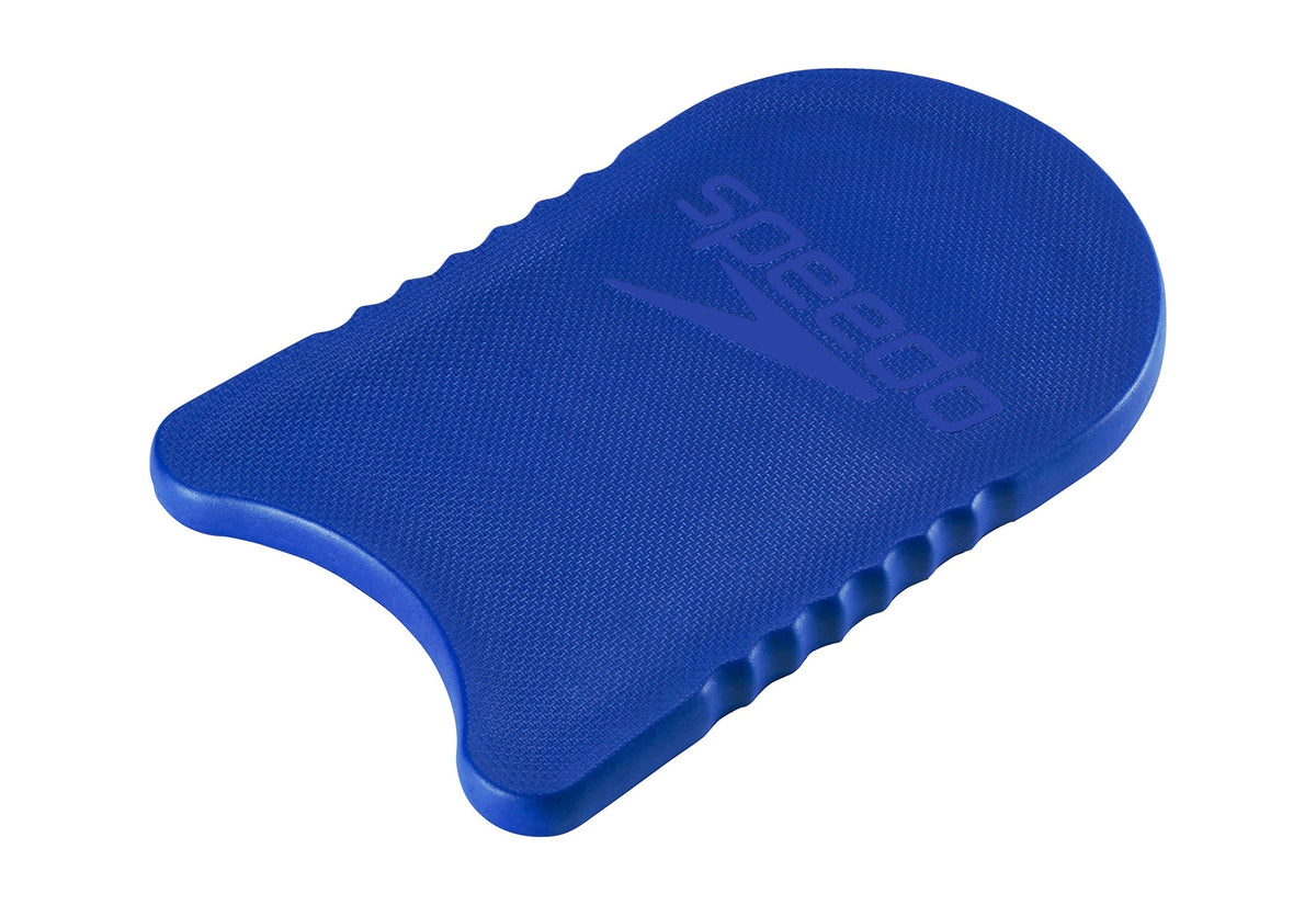 Speedo kickboard frontal mostrando su forma y tamaño para entrenamiento