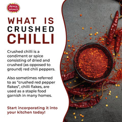 Spicy World hojuelas sobre pizza agregando picor y realce de sabor