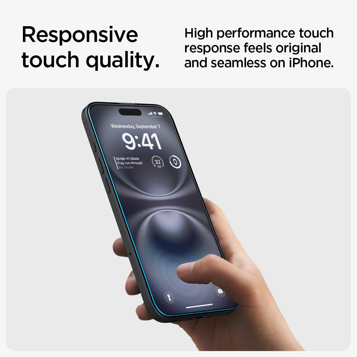 Spigen GlasTR protector instalado en iPhone demostrando sensibilidad táctil
