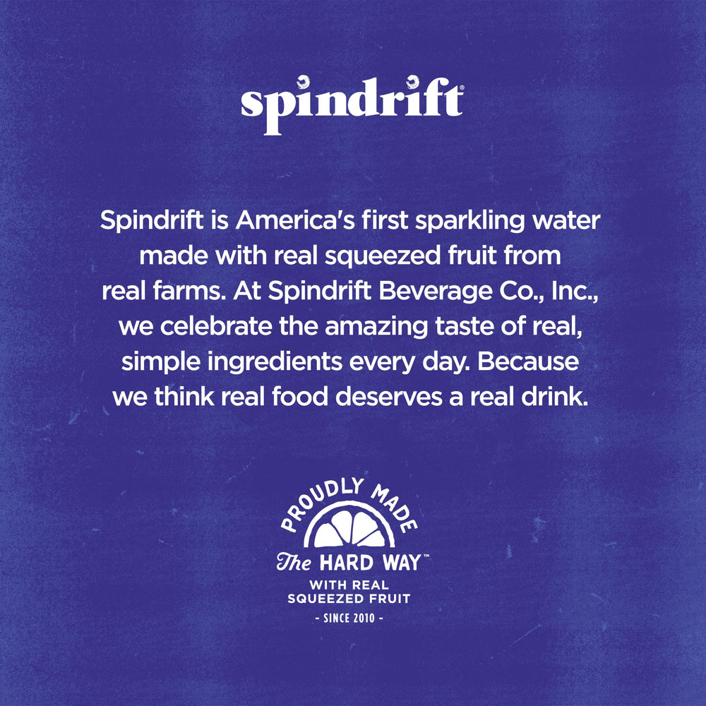Spindrift lata en mano para comparar tamaño y fácil transporte