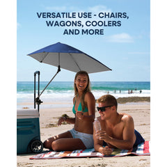 Sport-Brella abierta generando sombra amplia para protección al aire libre