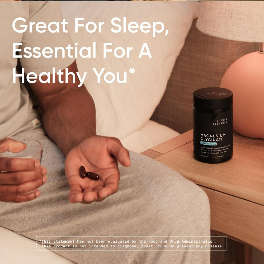 Sports Research softgels en mano para comparar tamaño y comodidad de toma