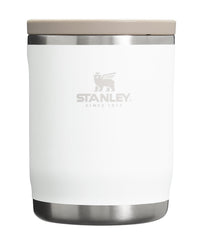 STANLEY envase frontal 18 oz mostrando diseño resistente y portabilidad