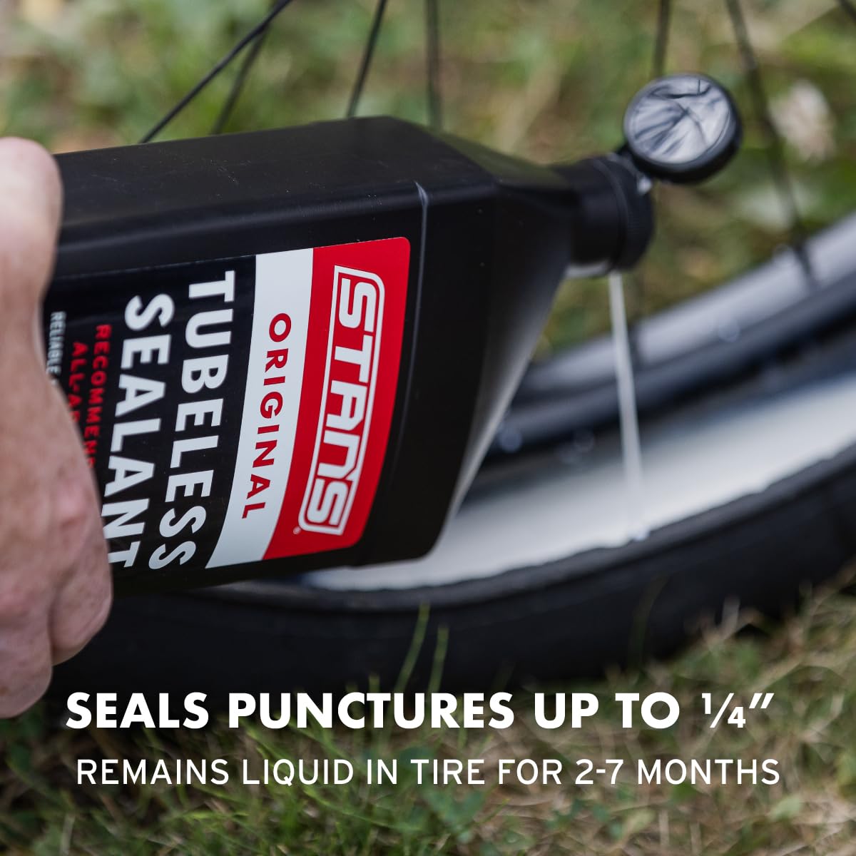 Detalle del líquido del sellador Stan's NoTubes explicando textura eficaz
