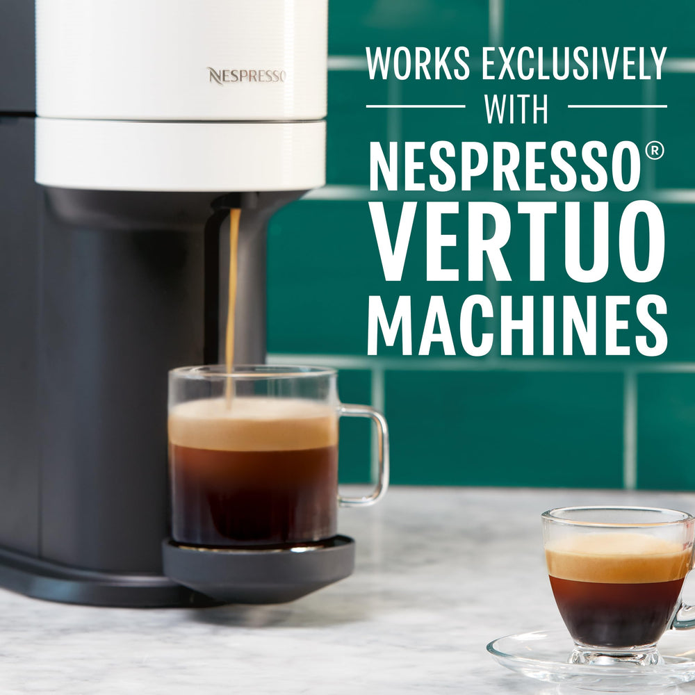 Starbucks cápsulas en encimera de cocina moderna evocando uso diario en casa
