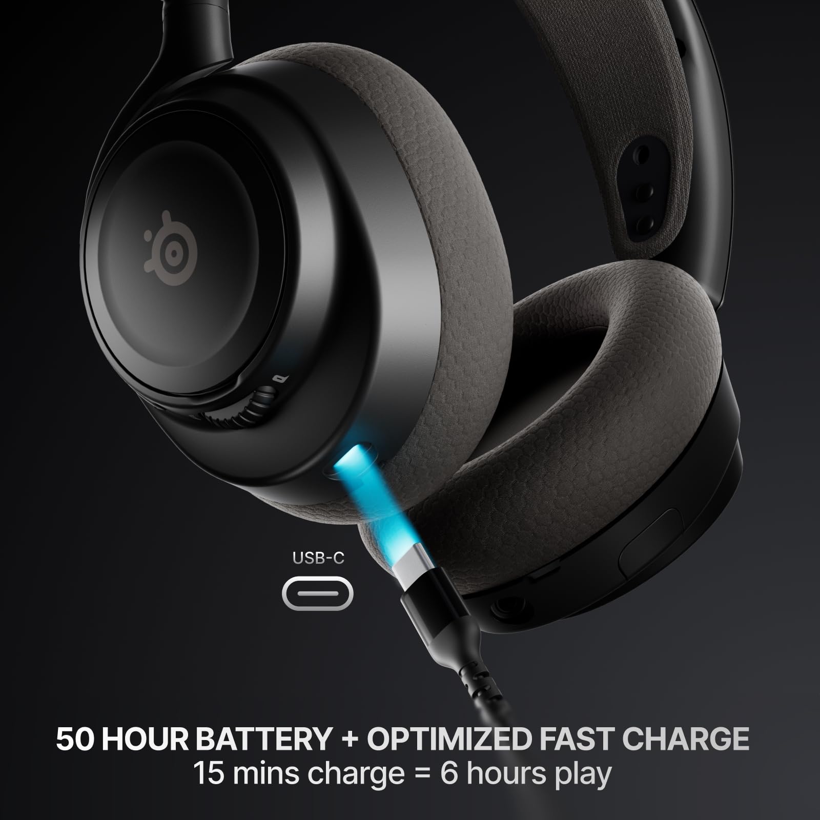 SteelSeries Arctis Nova 7 auriculares sobre consola PS5 en uso, audio inmersivo confirmado