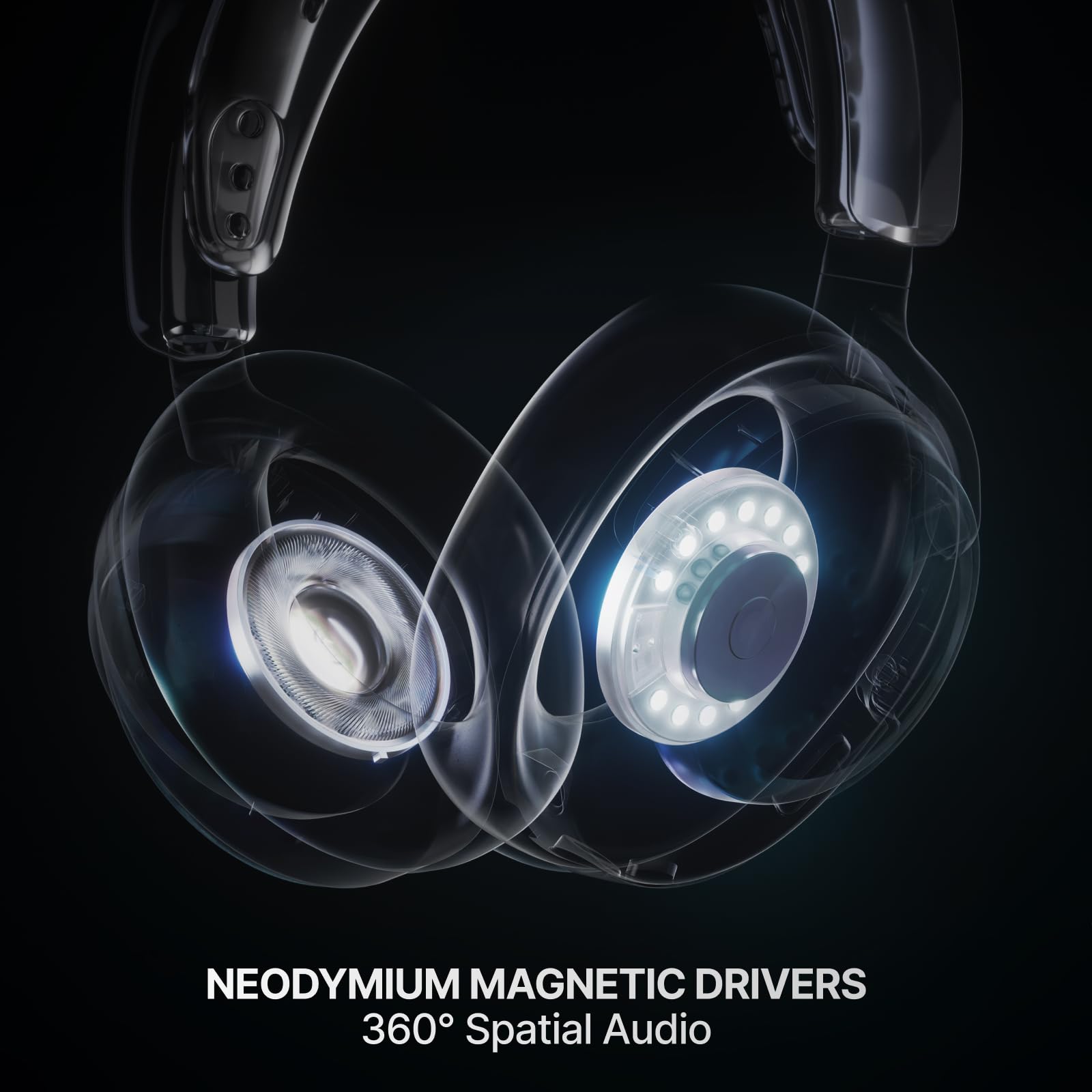 SteelSeries Arctis Nova 7 comparación de tamaño junto a una mano para referencia de escala