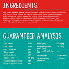 Stella & Chewy's close-up de la etiqueta nutricional mostrando ingredientes clave