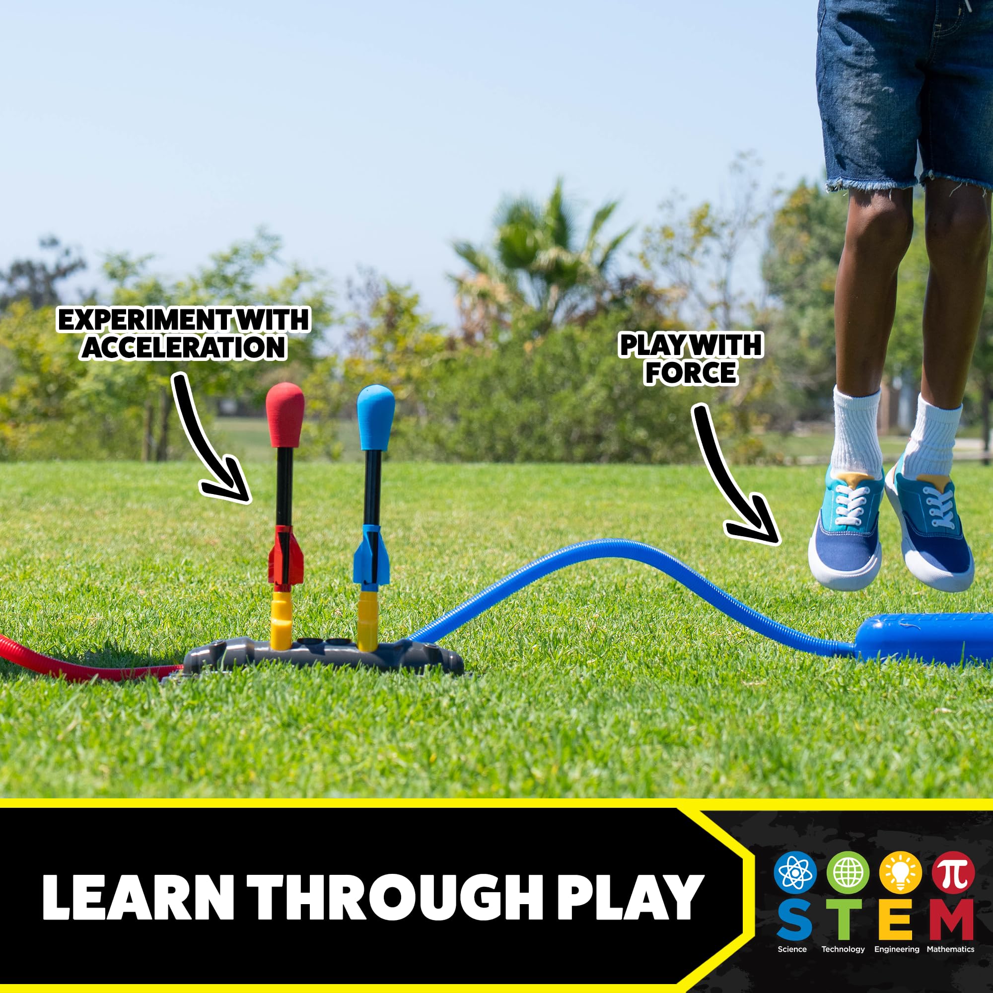 Stomp Rocket en acción con dos niños compitiendo y aprendiendo STEM