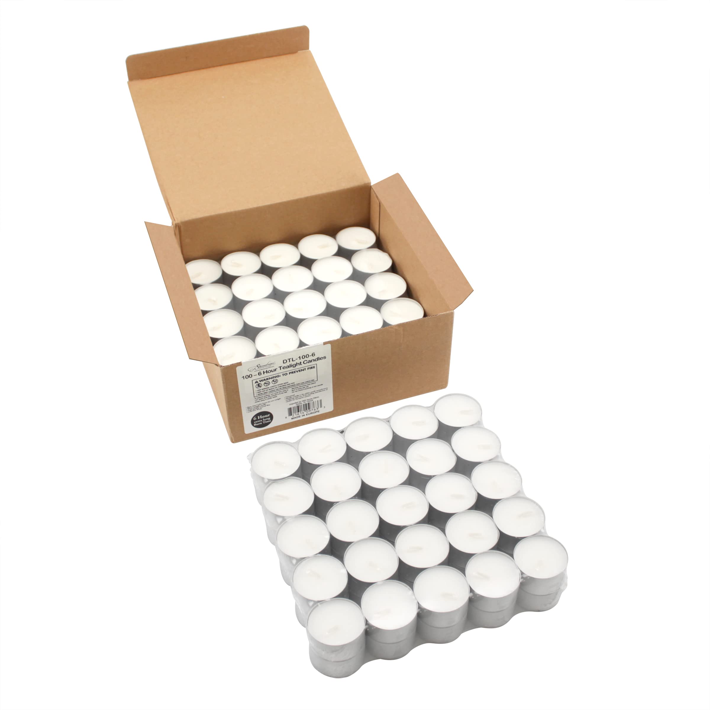 Stonebriar tealight al lado de una mano para comparar tamaño y portabilidad