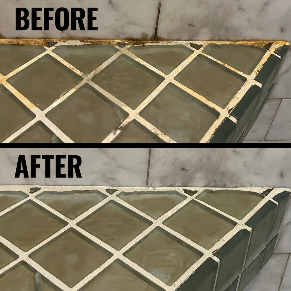 StoneTech en uso en ducha limpiando manchas de moho rápidamente
