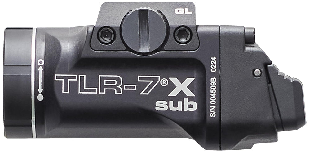 Streamlight TLR-7 X Sub iluminando escenario nocturno para identificación clara