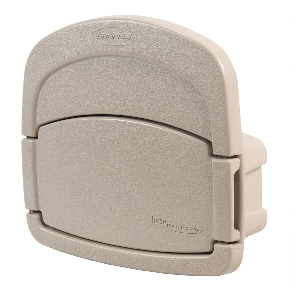 Suncast vista frontal del enrollador taupe con aspecto ordenado y elegante