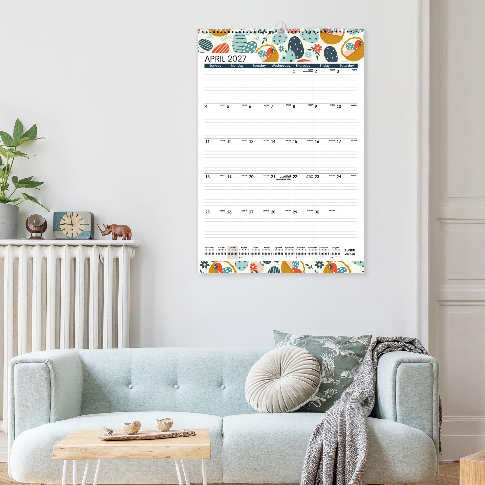 SUNEE calendario en uso en cocina familiar para coordinar horarios