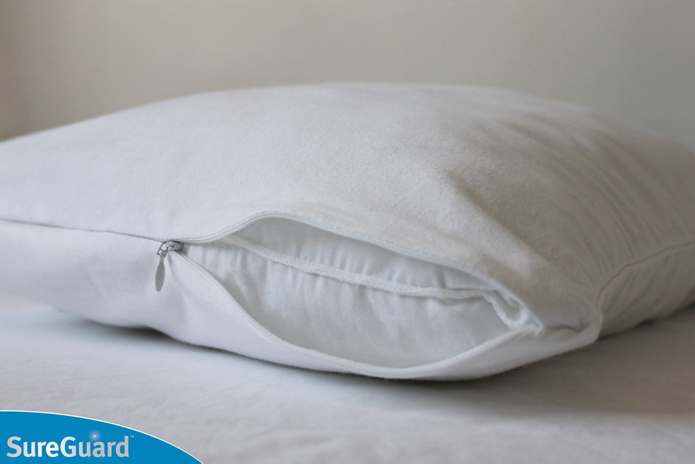 SureGuard detalle del cierre Invisi-Zip que sella contra chinches y alérgenos