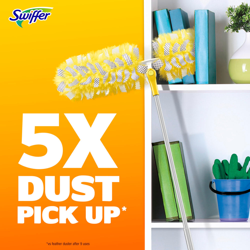 Swiffer en escena doméstica limpiando estantería y dejando frescura