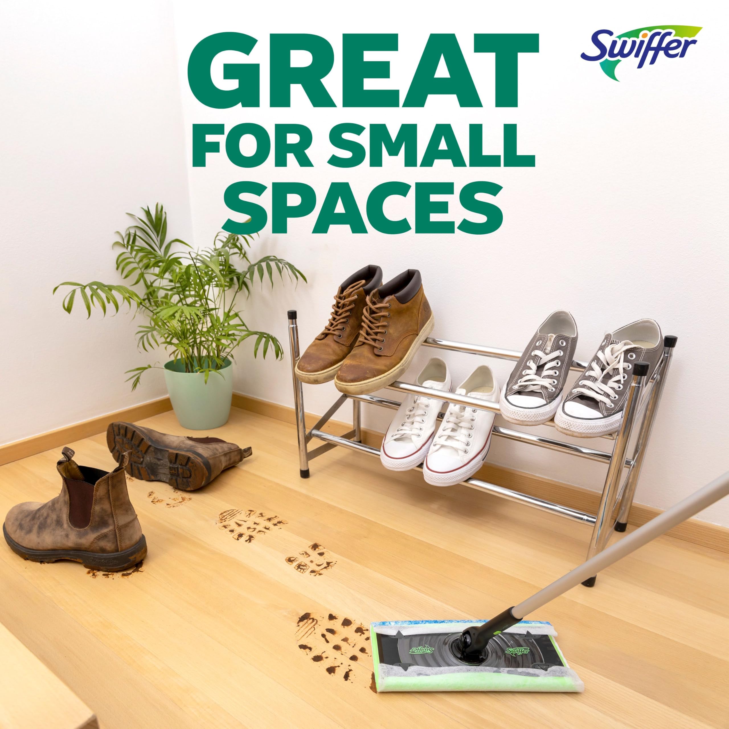 Swiffer recambio montado en mopa Sweeper demostrando compatibilidad práctica