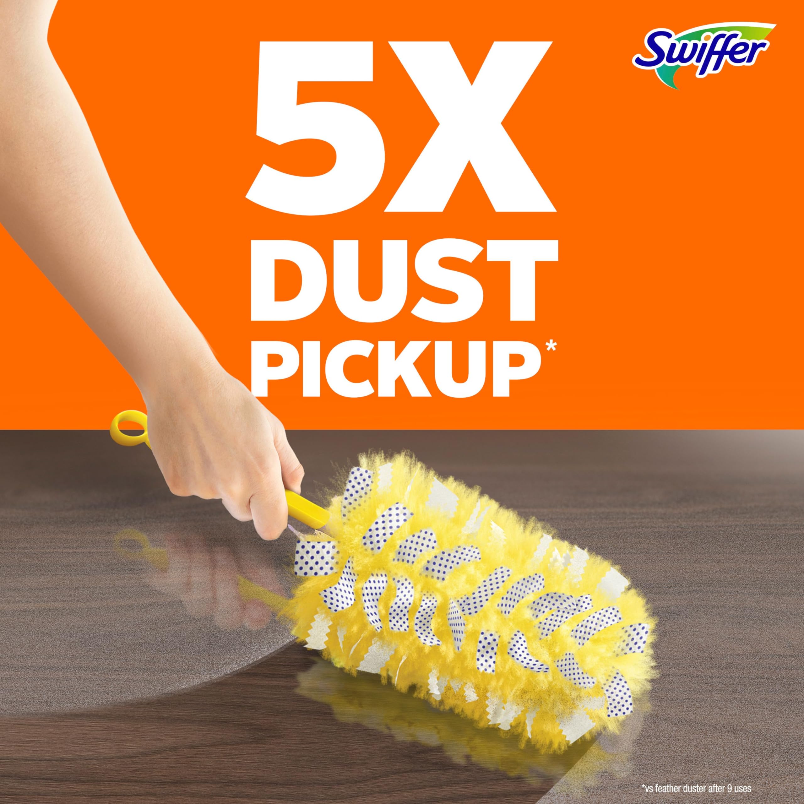 Swiffer tira dust-busting en primer plano rompiendo suciedad adherida