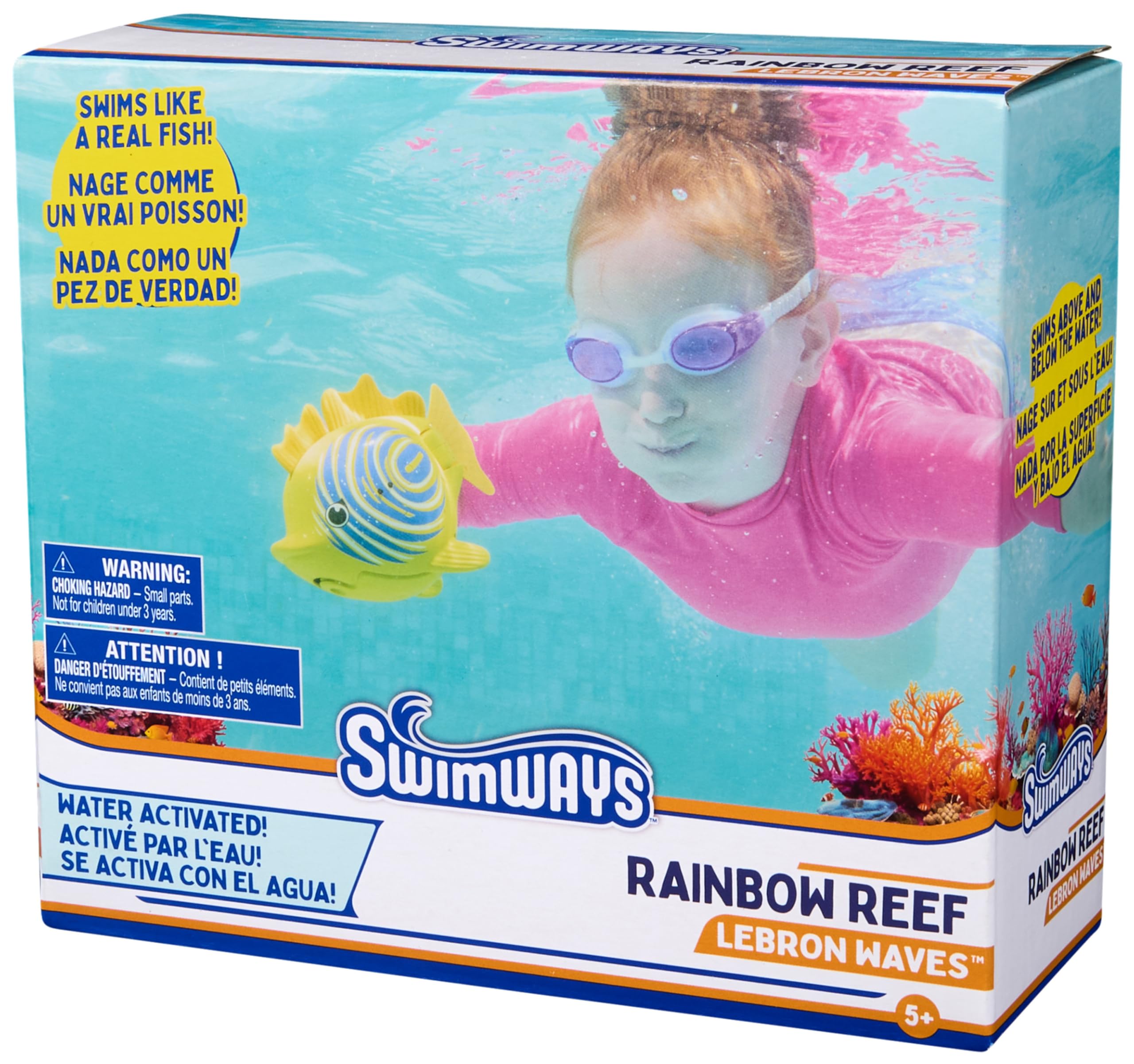 SwimWays Lebron Waves en fiesta de piscina creando ambiente colorido y entretenimiento grupal