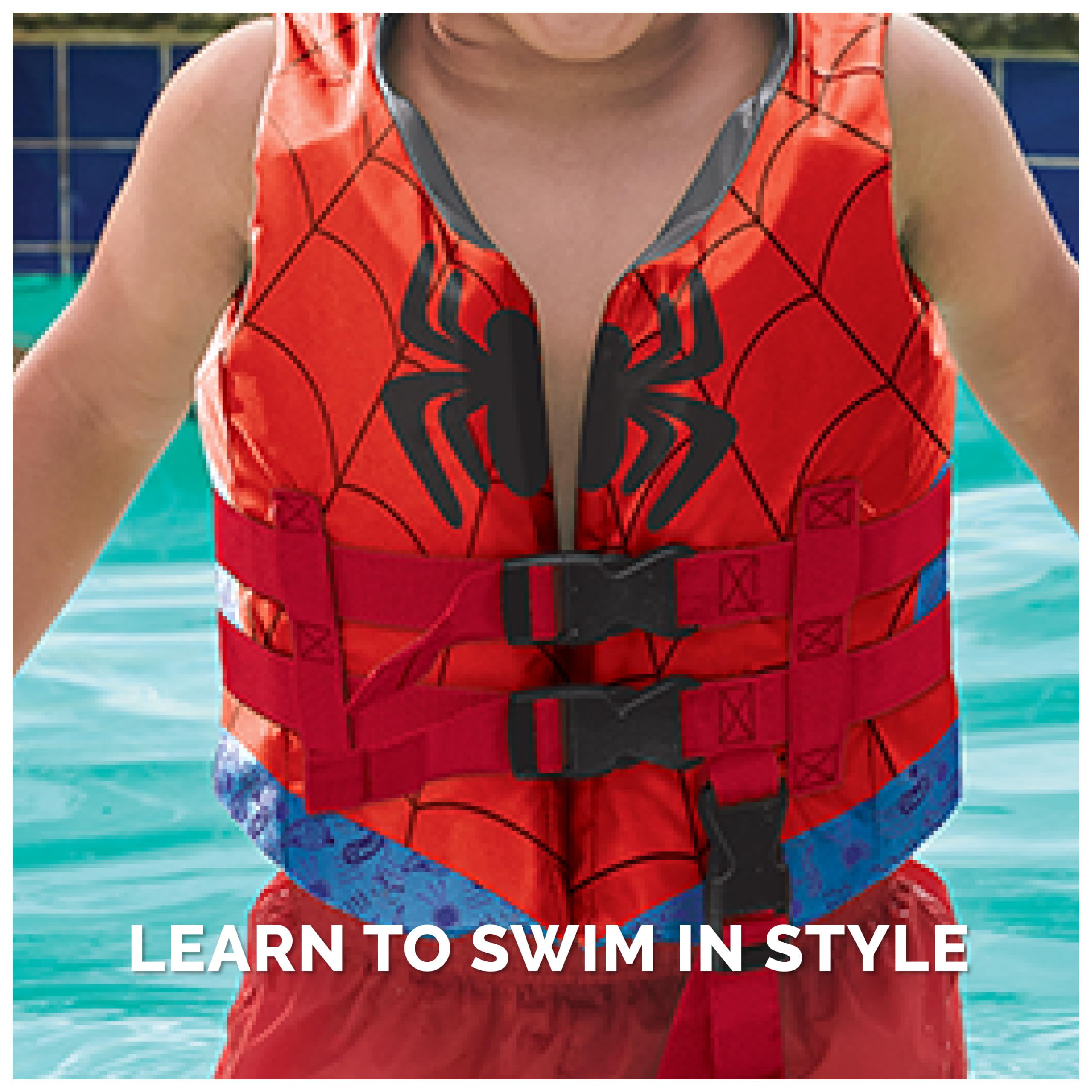 SwimWays chaleco Spidey en ambiente familiar listo para la playa