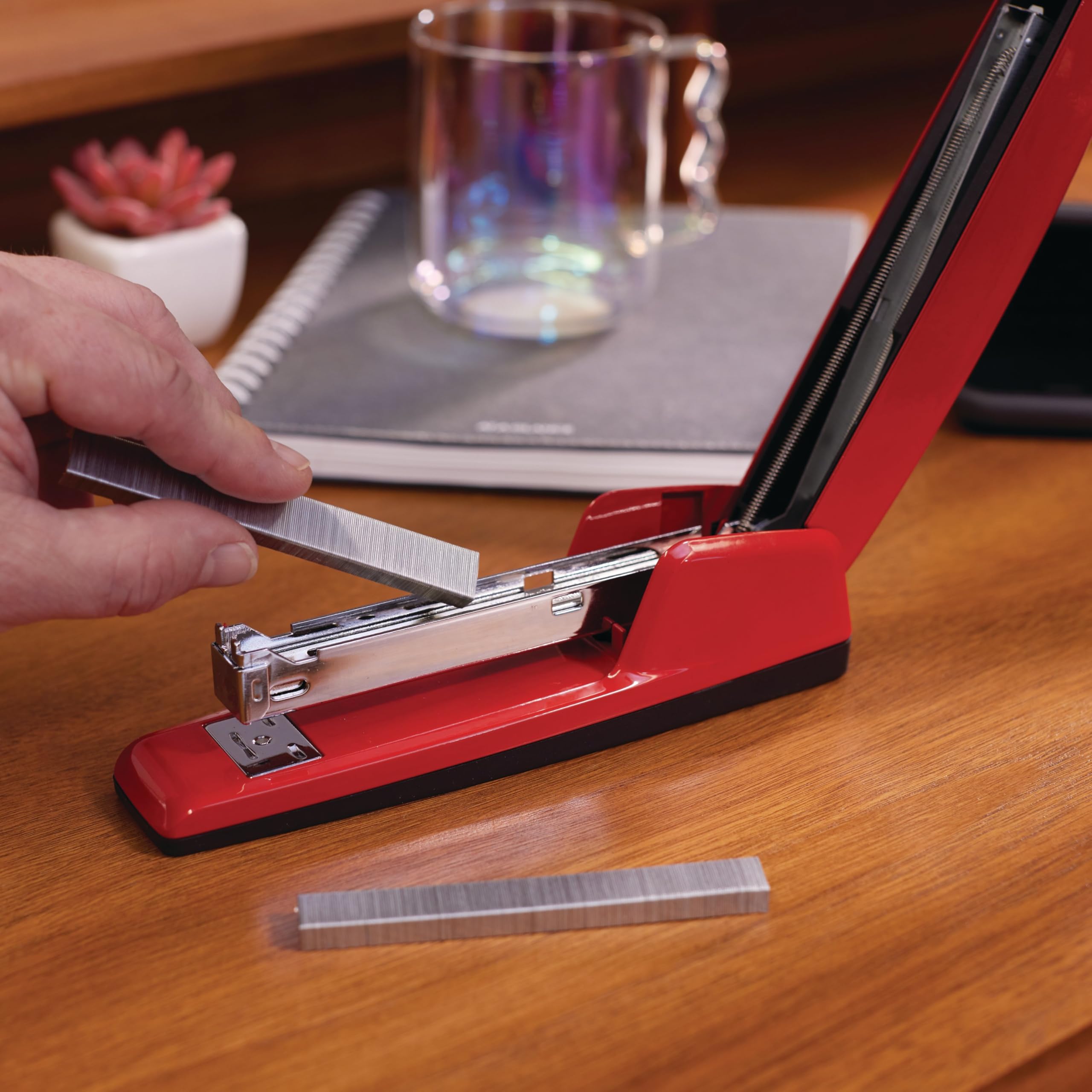 Swingline 747 abierta lista para tacking en corcho con facilidad