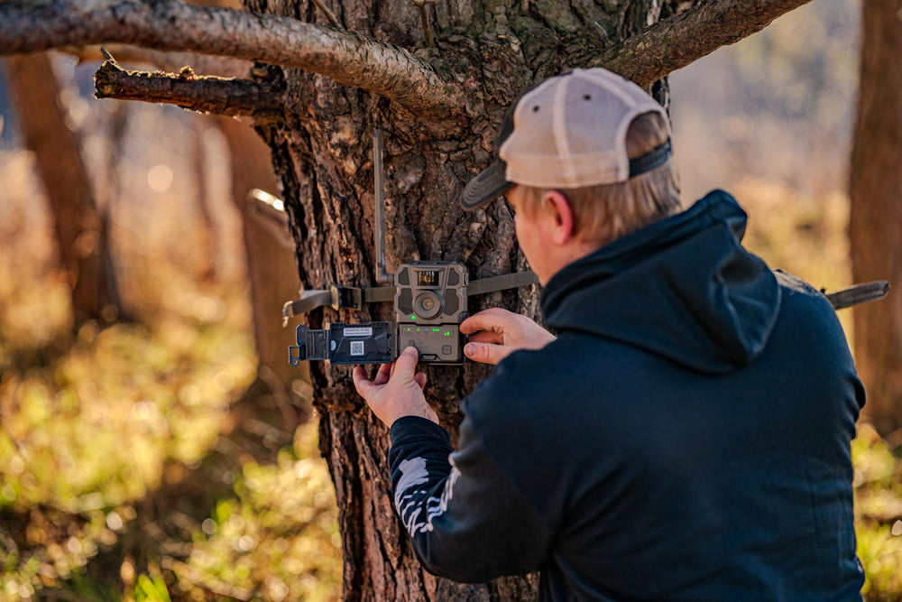 TACTACAM Reveal X con paño Field Boys para limpieza de lente y mantenimiento rápido