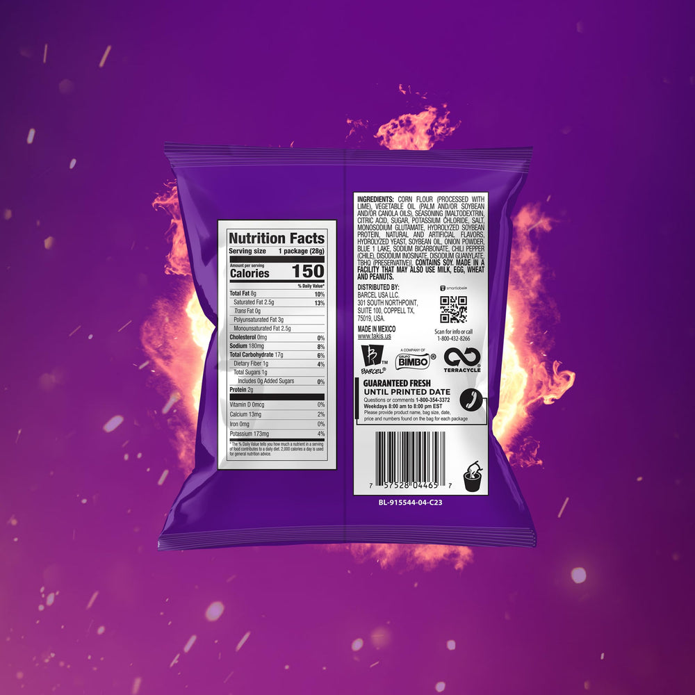 Takis Blue Heat en mano para comparar tamaño y porción práctica