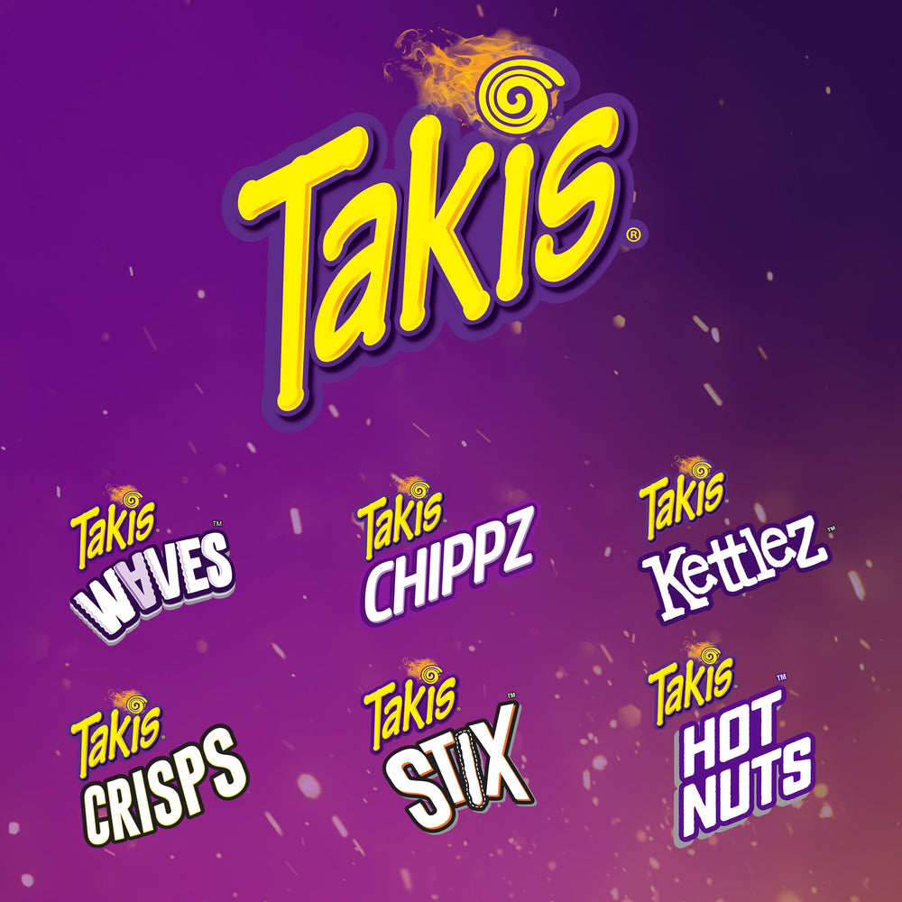 Takis mini en mesa de fiesta como snack picante y práctico