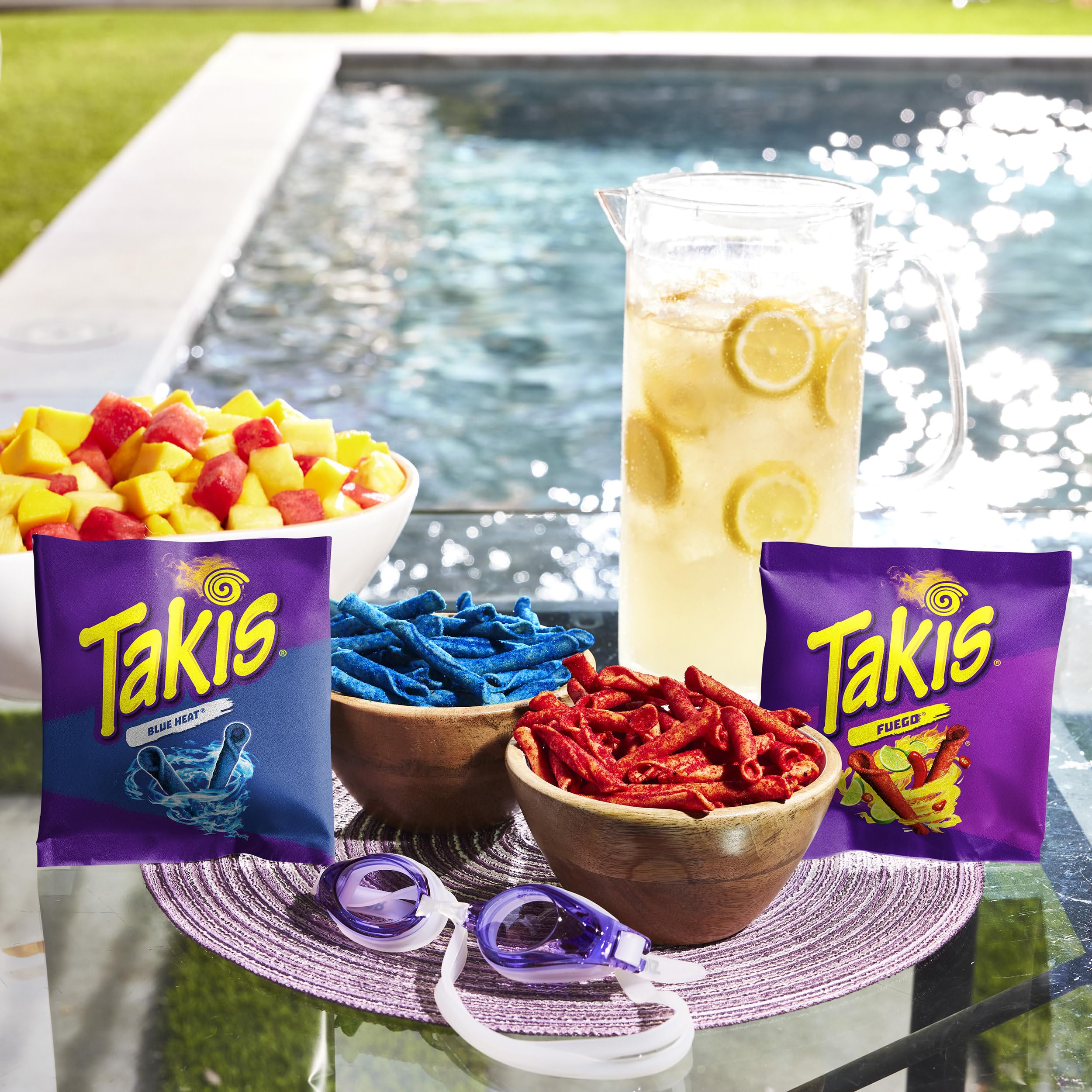 Takis bolsa individual abierta con rollitos listos para comer
