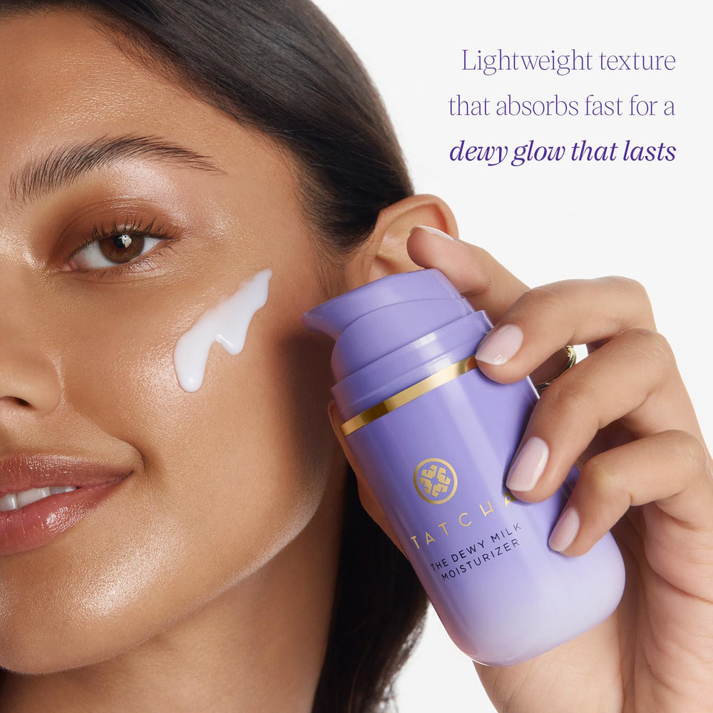 TATCHA textura lechosa extendida mostrando rápida absorción