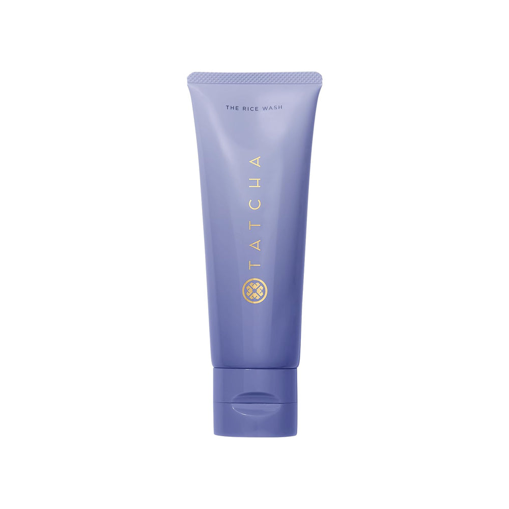 TATCHA envase frontal mostrando diseño y beneficio de limpieza suave