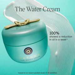 TATCHA crema aplicada en mano, hidratación inmediata sin grasa