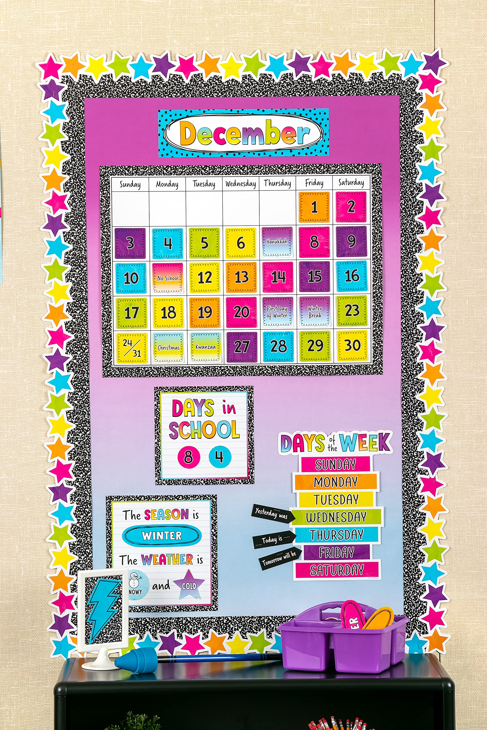 Teacher Created Resources combinación con posters y acentos, refuerza tema escolar